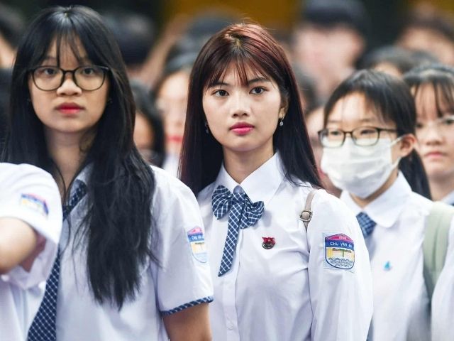 Tại sao theo quy định hiện nay đồng phục là bắt buộc với mỗi học sinh 